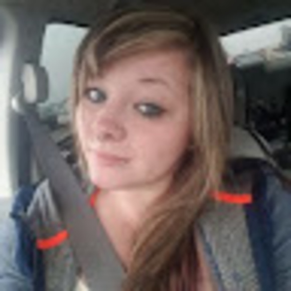 Meet your Posher, Nicole - Picture 1 of 1
